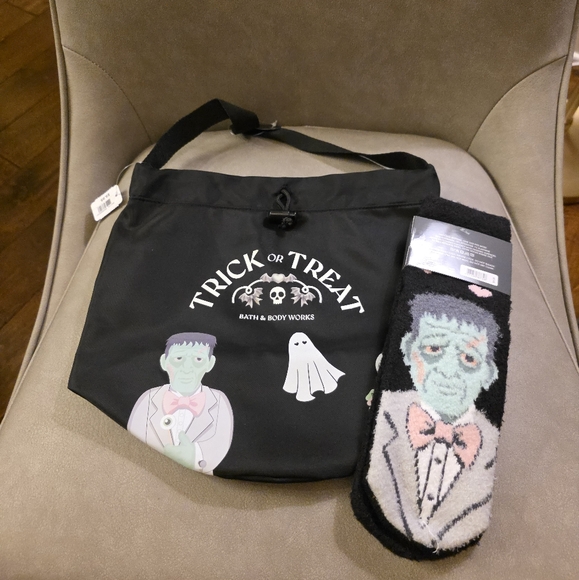 Bath & Body Works Trick Treat Bag Frankenstein Socks BBW Halloween Christmas - Picture 2 of 16